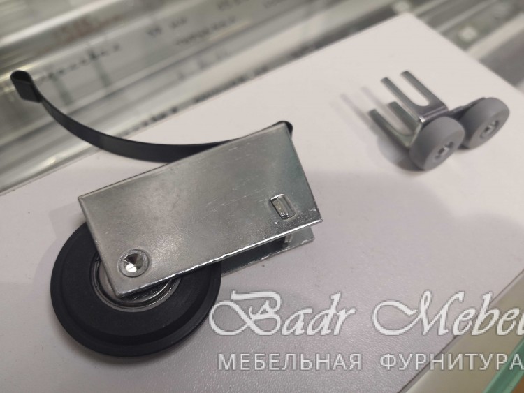 Комплект роликов для дверей шкафа купе (асимм.)